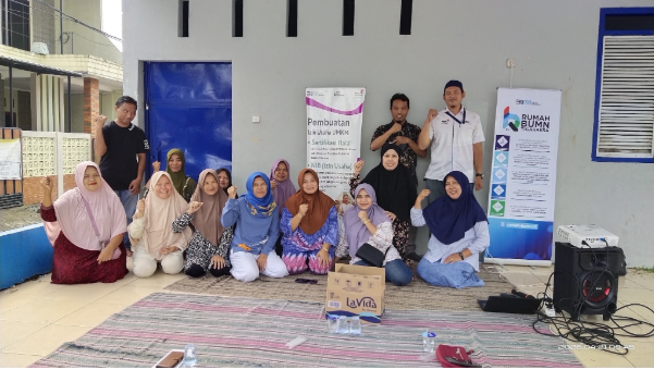 Pelatihan Go Modern, Rumah BUMN Dorong UMKM Graha Segovia Siap Kembangkan Usaha